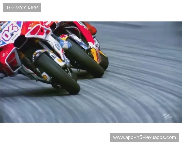 摩托GP弯道超越堪称教科书级操作